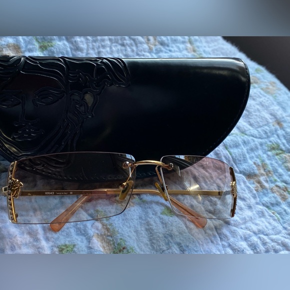 Versace Sunglasses. Vintage. Pink ish hue lenses. Well loved. - Picture 8 of 16